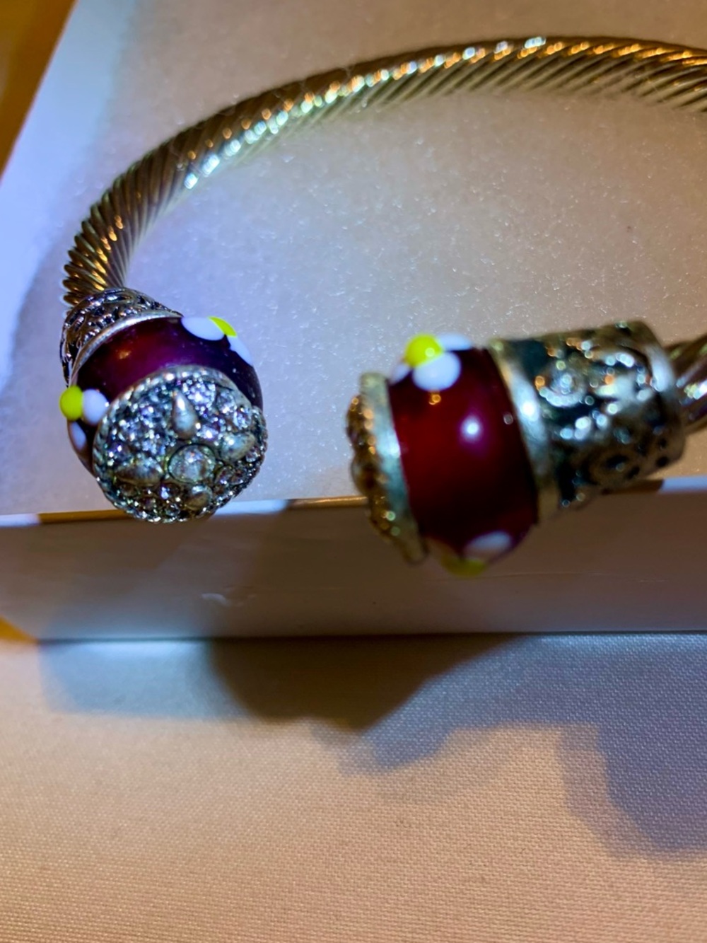 Cable bracelet with Rhinestones and Murano glass edges silver tone
